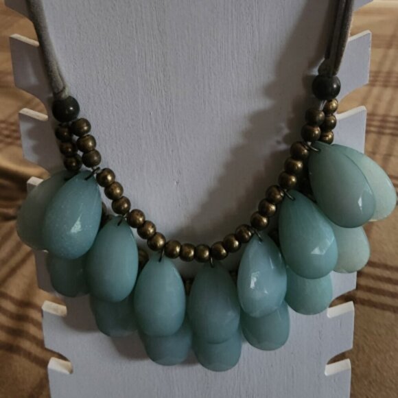 Anthropologie Beaded Mint Green Teardrop Necklace - Picture 4 of 4